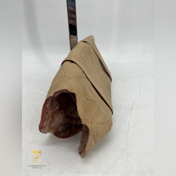 CHANEL Very Rare Chanel clutch with Shearling flap - Picture 3 of 12